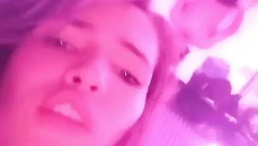 Kız arkadaşımı amını doldurana kadar sikiyorum