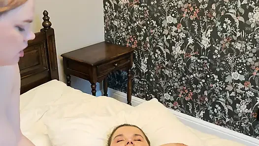 Eş değiştirme anal. Dört kişilik anal grup seks. Büyük memeler, yaraklar, göt tıkaçları ve takma yaraklar