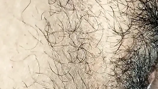 Boudi'nin amcığı yıkanarak sikilmediği için su sahte çamaşırla ıslaktı