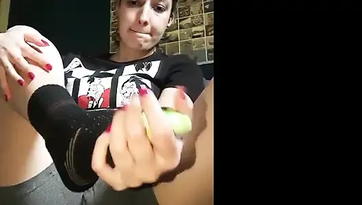 Mastürbasyon yaparken benimle alay etmeyeceğini şüpheliyim