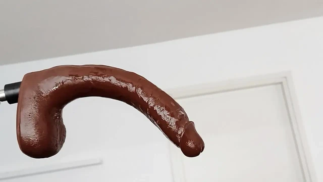 Isiah büyük zenci oyuncak gırtlağına kadar alıyor