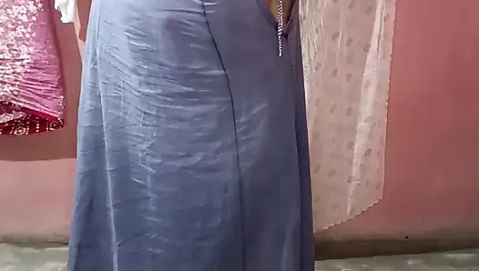 Sarı sari tek başına düşüyor