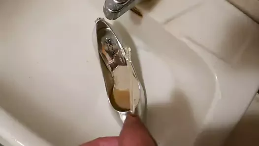 eşi gümüş yüksek topuk pompası işemek