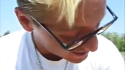 Esmer milf anal oyun