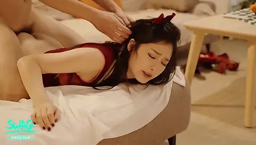 Cheongsam'da büyük memeli bir güzellikle seks