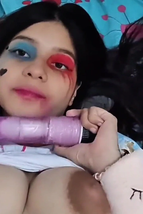 Sabah pornosu izlemek tatlı bir orgazmla sona erdi