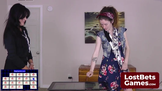 Striptiz hafızası kaybeden kendini göstermeli ve zevkini çıkarmalı