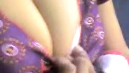 Boob show aktris roma'ya benziyor