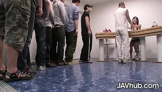 Hony Mio Mikuru учится принимать член как хорошая девушка