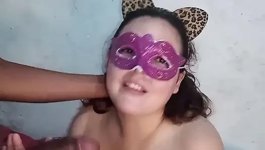 Büyük bir yarakla orgazm olmak istedi