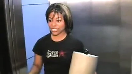 Abanoz teslimat kız izin the çocuklar onu yalamak