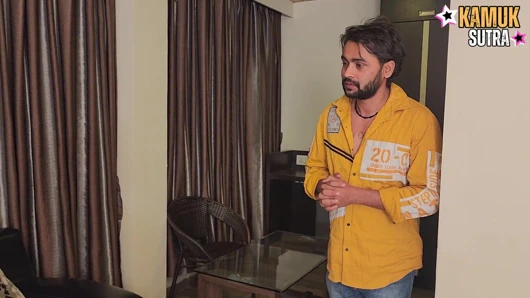 Hintli sahibe sert seks için yaramaz genç hizmetçisini baştan çıkarıyor (Hintçe ses kaydı)