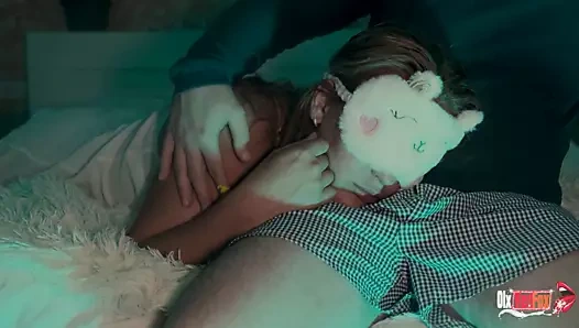 Üvey annemi uykusundan uyandırdım ve ağzına boşaldım! 4k