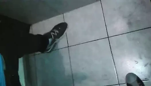 Seks sinemada seksi bi adam tarafından becerdin