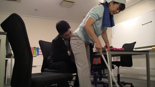 Temizlikçi kadını sikiyorum 2