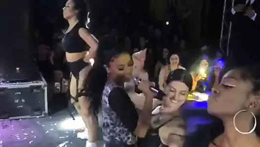 Mcrebecca sensualizando no show 2019 3 hd