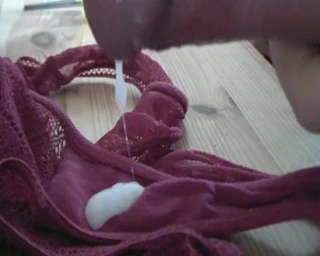 Külot üzerinde boşalmak