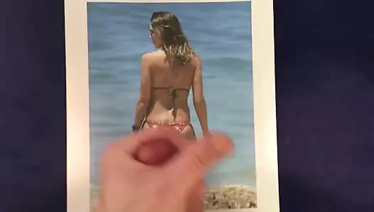 jessica alba'ya saygı duruşu