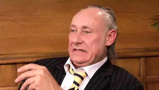 Paige Ashley - altın saçlı azgın bir kadın götünü siktiriyor