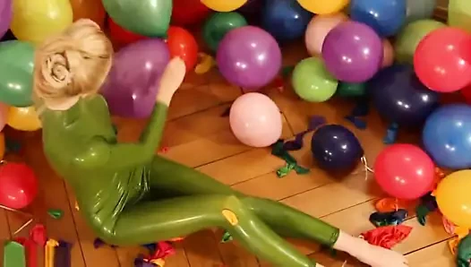 Yeşil kauçuk tulum