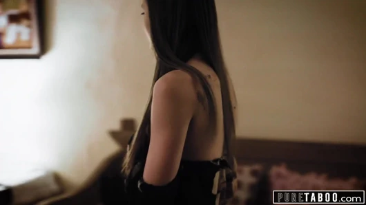 Saf tabu, kyler quinn üvey anne ve üvey babasıyla yakalandı