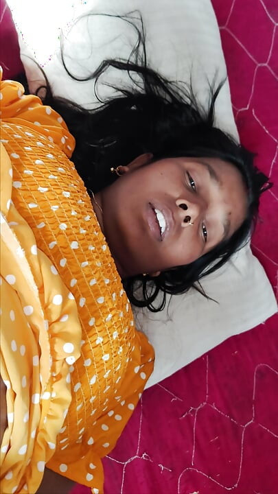 Desi bhabhi sex - Jija Apne pregnant sali ko Shahar ghuma raha hai isliye bhabhi ne aapne chut me jija ko dalne Diya.