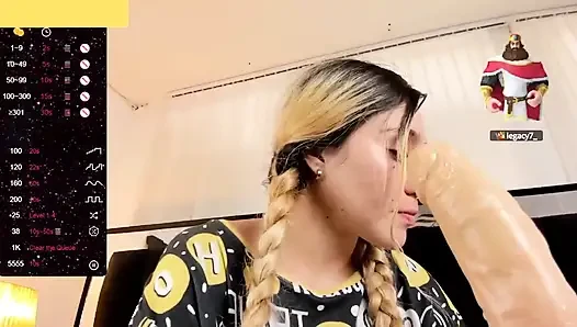 Studentnextdoor götünü parmaklıyor, oyuncakla orgazm