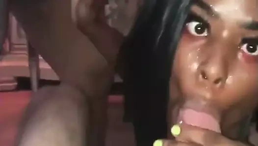 Siyah transeksüel öğütücü emme festivali seks