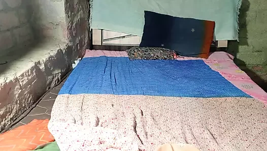 Yenge ko raat me jor se evde tam seks Hintçe ses.
