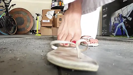 sandaletlerimi temizle!