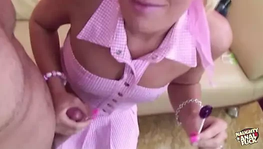 Sarışın tombul esmerin anal sahnesi için hazır olduğunu görünce, o da gitmek istedi