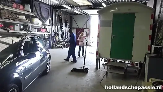 Ivey Passion büyük bir elden geçmek için garaja gidiyor