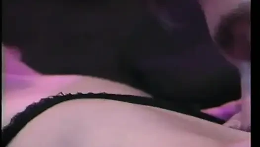 Uzun götlü adam bu sürtüğü güzel sikiyor ve sonra yüzüne boşaltıyor