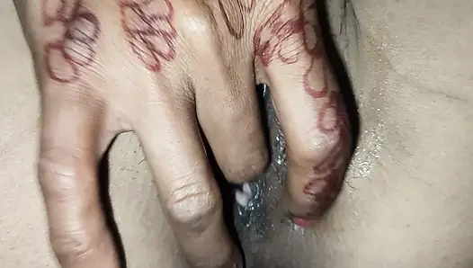 Garam  Desi bhabhi hot pussy fingering video viral