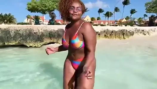 Gaby Amarantos de biquini fio dental