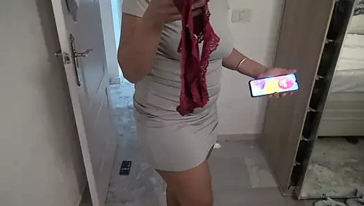 55 yaşındaki üvey anneler azgın üvey oğlunun mastürbasyon yaparken kıllı amına bakmasına izin veriyor