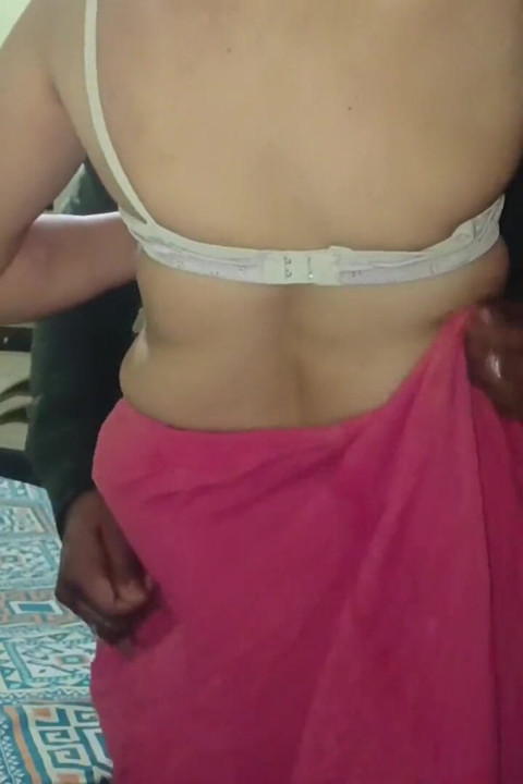 Priya bhabi seksi vücut masajı