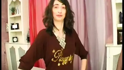 Ophelie kocasını aldatıyor