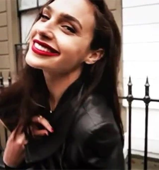 gal gadot güzel dudaklar kırmızı