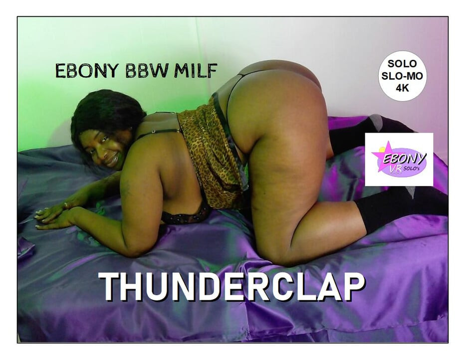 Thunderclap - siyah iri güzel kadın büyük doğal memeler kalın zenci ağır çekim twerk yapıyor