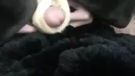 Kürklü yelek kürk sargısında boşalmama yardım ediyor