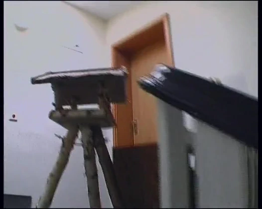 Milf macht sich nackt fuer den Schwanz