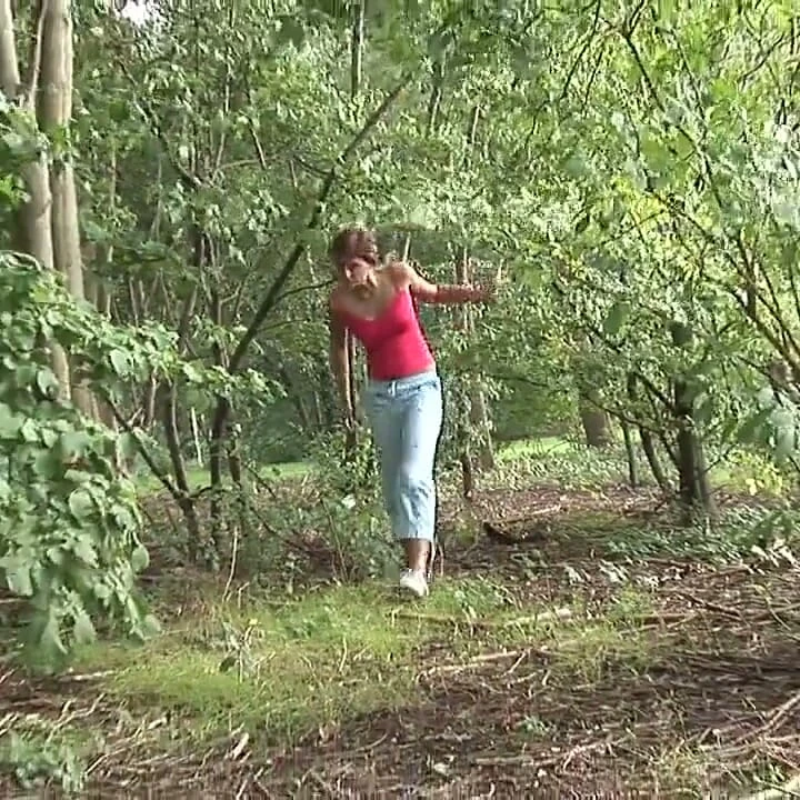 Piknik olmalı ama iki dev adamın yarağını ve döllerini yemeye başlıyorum