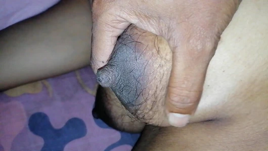 The wife in Italy wants to warm up before waking up in the morning