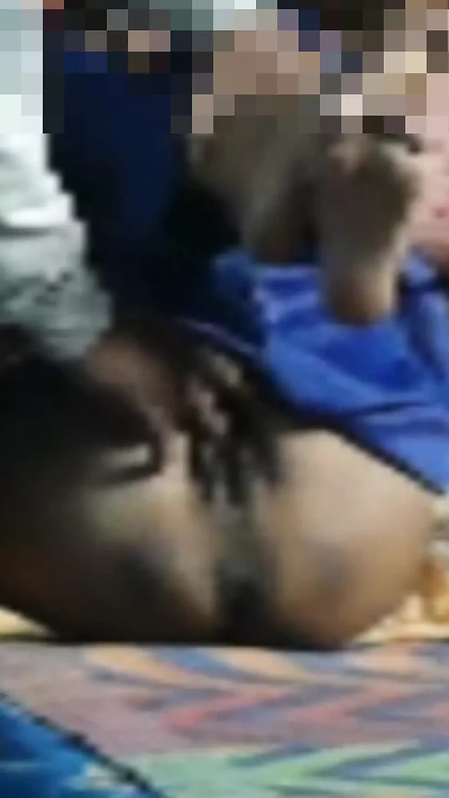 Индийская девственница подруга трахается со своим бойфрендом 18-летняя Подруга Shefali приходит домой и трахается с юным бойфрендом с большим членом