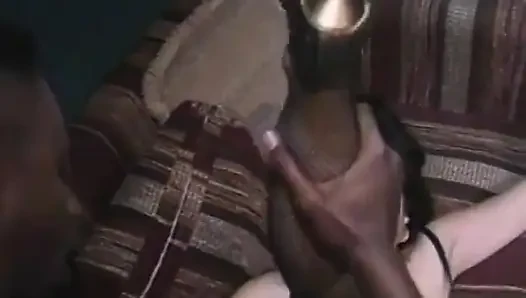 Tehlikeli zenci Ganster'ın inatçı satıcıları daha iyi hale getirerek kendi yöntemleri var