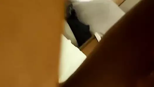 Desi eş parmak patron ke saamne