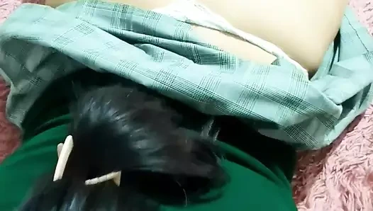 BABALARıN SıRRıNı OYNAYALıM Mı? LISELI KıZ ÜNIFORMASıYLA BABASıYLA OYNUYOR