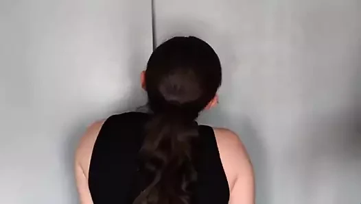 Striptiz yapmayı sevdiğimi biliyor musunuz?:3 iyi miyim değil miyim?..... Sabas que me gusta hacer striptiz?:3 soya buena o no?