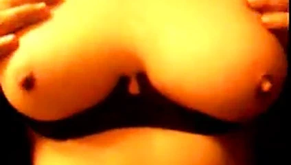 Tatlı amatör memeler..